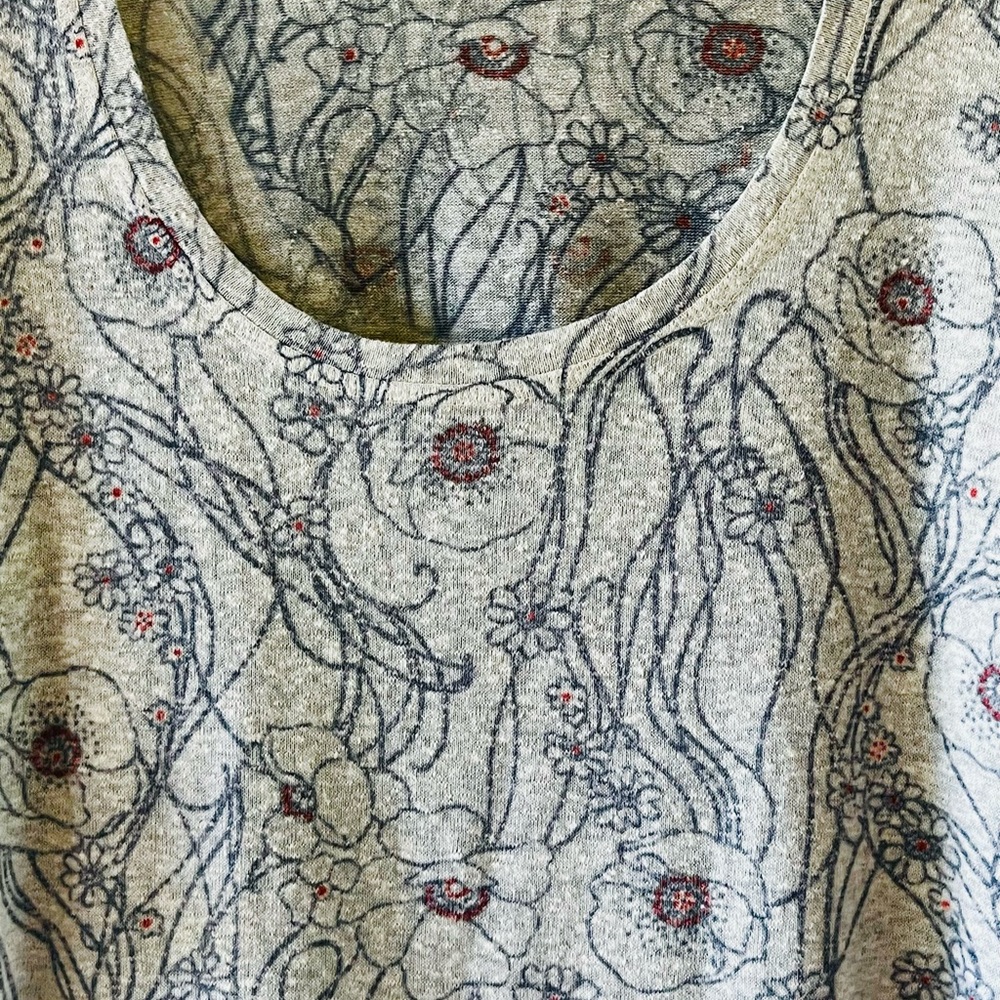 Nally & Millie Ladies Knit Top, size small
